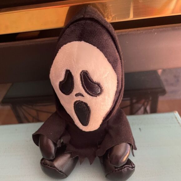 Kidrobot Scream Ghost Face Plush 6 inch Doll - Picture 9 of 12